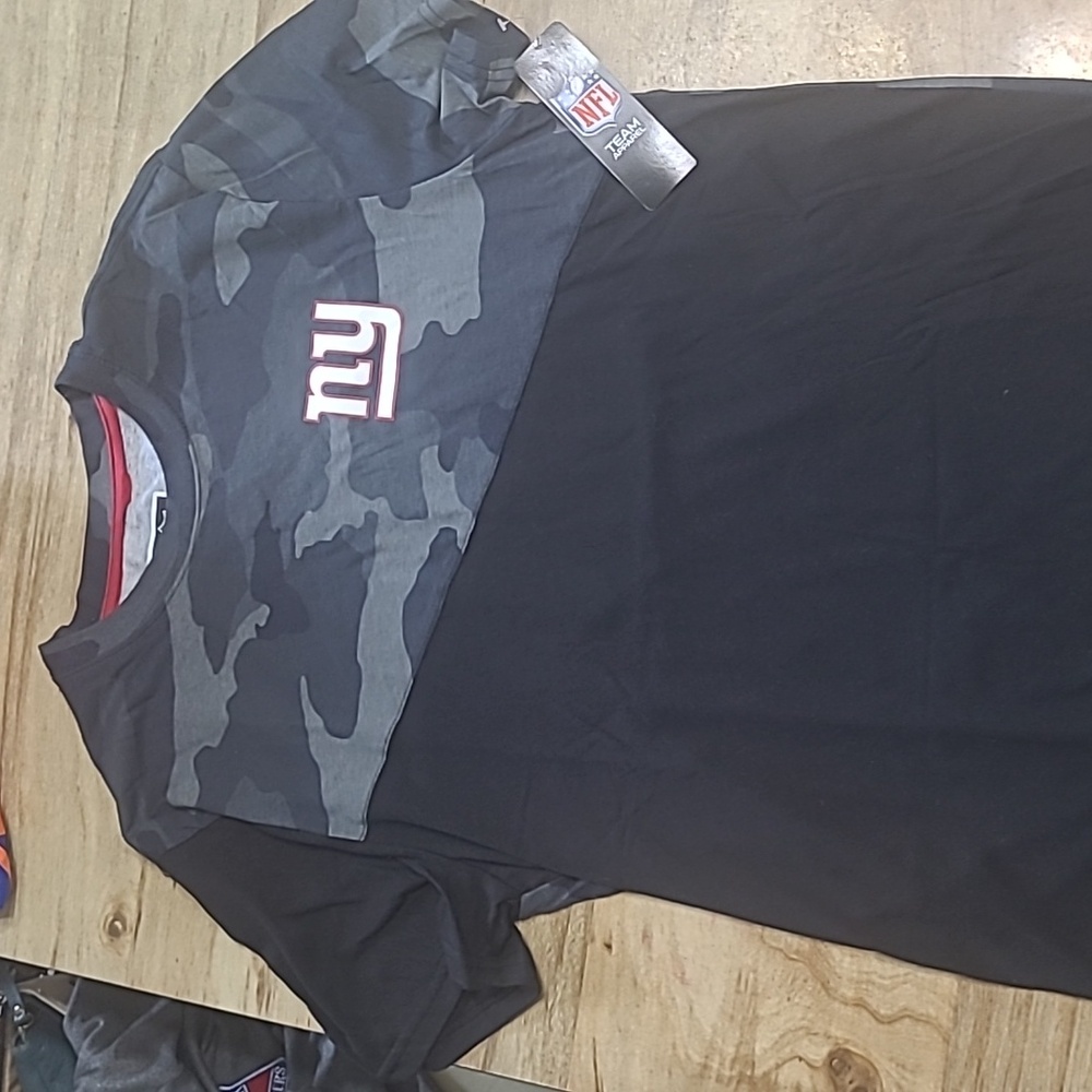 Team apparel NY Giants shirt